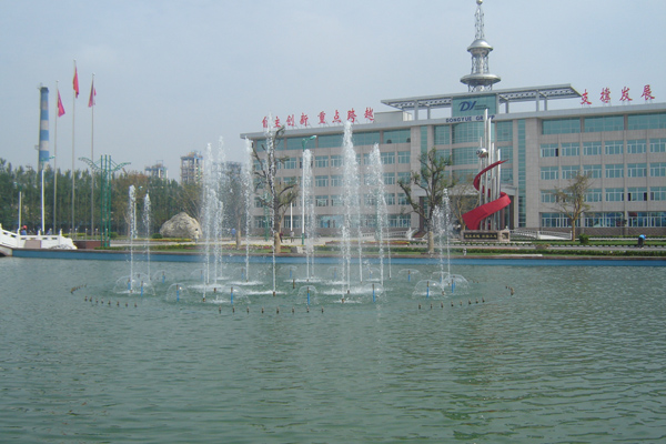 喷泉公司水景施工案例淄博东岳集团喷泉